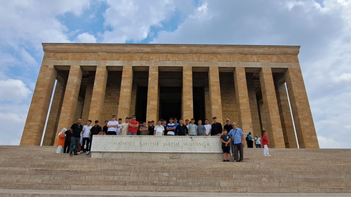 ÖĞRENCİLERİMİZLE ANKARA'YA GEZİ DÜZENLENDİ